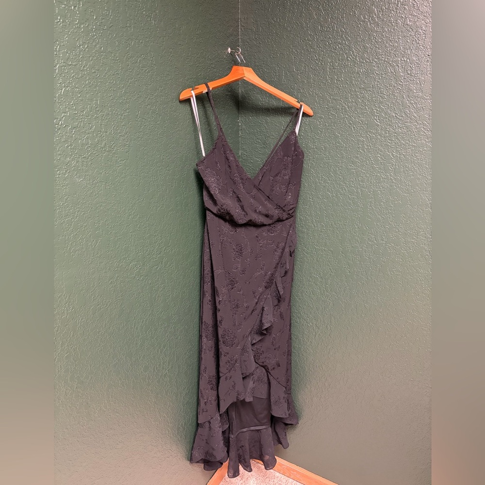 NWT Lulu's Black Midi Dress